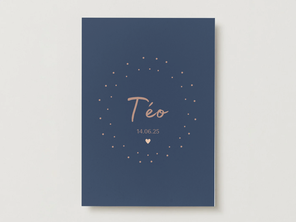 Faire-part de naissance personnalisé bleu nuit à l’ambiance douce, créé par Valentine à l’Atelier Valentine à Marchin en Belgique